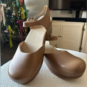 Dansko Sam, Sand dollar, size 42
